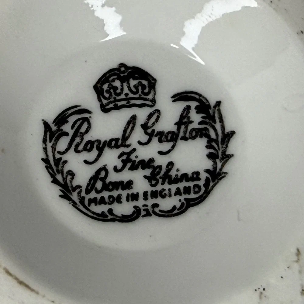 Royal Grafton Fine Bone China Teacup Rose Floral Gold Rim Made in England
